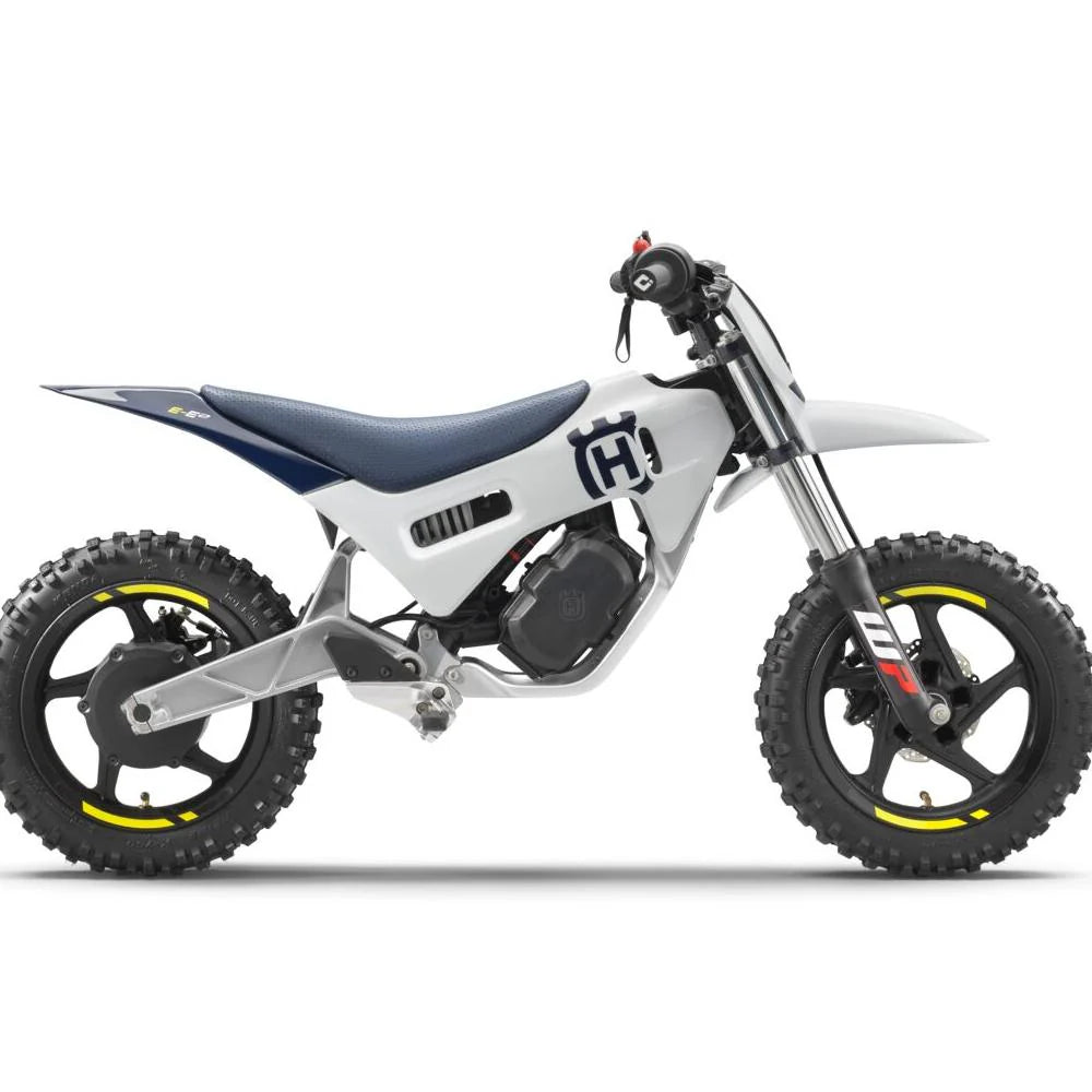 HUSQVARNA EE-2 + EQUIPO HUSQVARNA DE REGALO