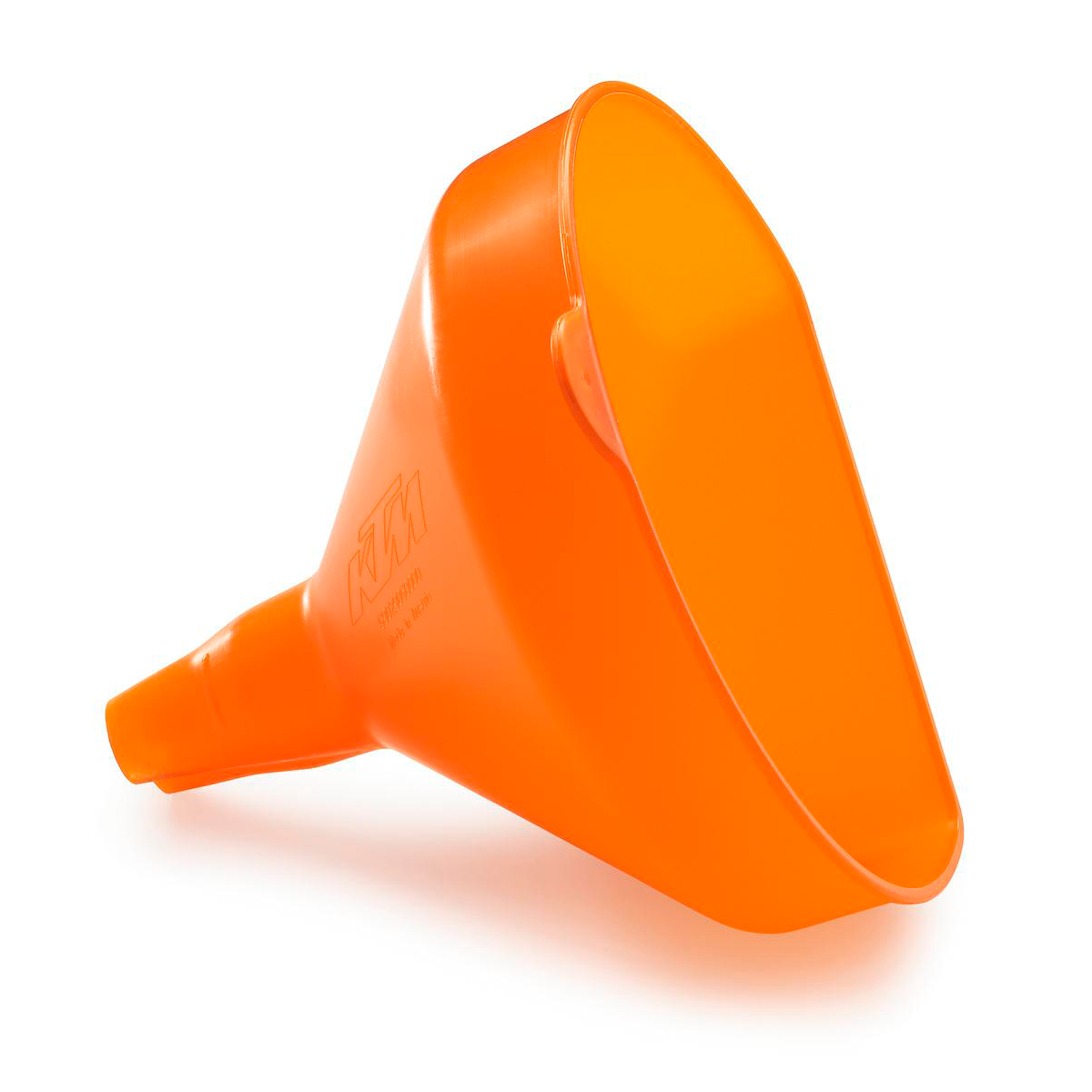 "Optimiza el llenado de tu moto KTM con nuestro embudo especial: diseño preciso para una respiración perfecta."