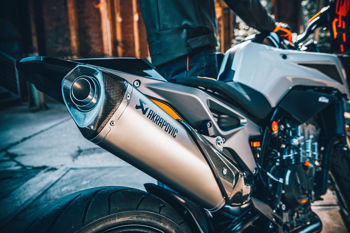 Escape Akrapovič "Slip-on Line" 790/890 Duke