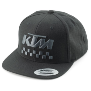 Experimenta el espíritu de la velocidad con el Gorro Pure KTM. Logotipo bordado en relieve y diseño exclusivo, estilo inigualable. 🏍️
